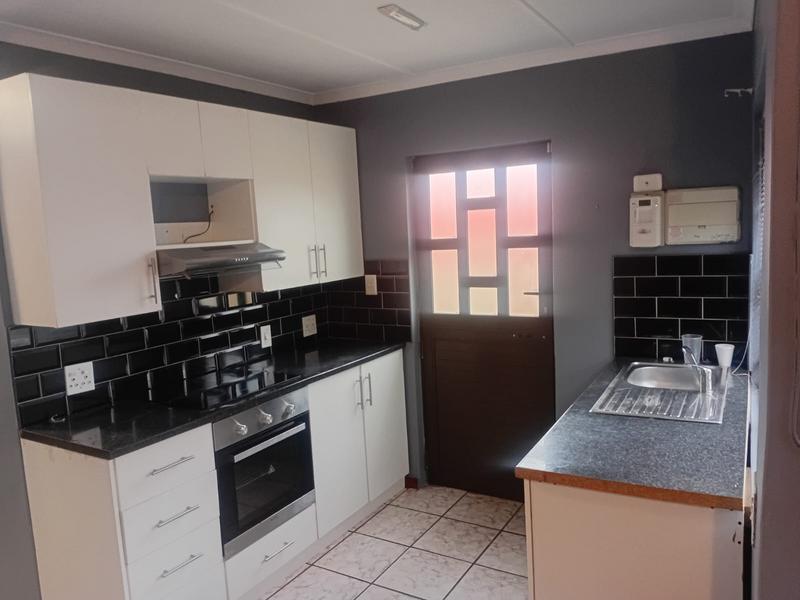 To Let 3 Bedroom Property for Rent in Grahamstown Eastern Cape